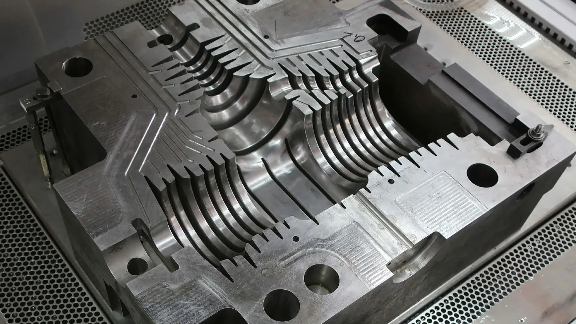 Изготовление прессформ полуавтоматическая